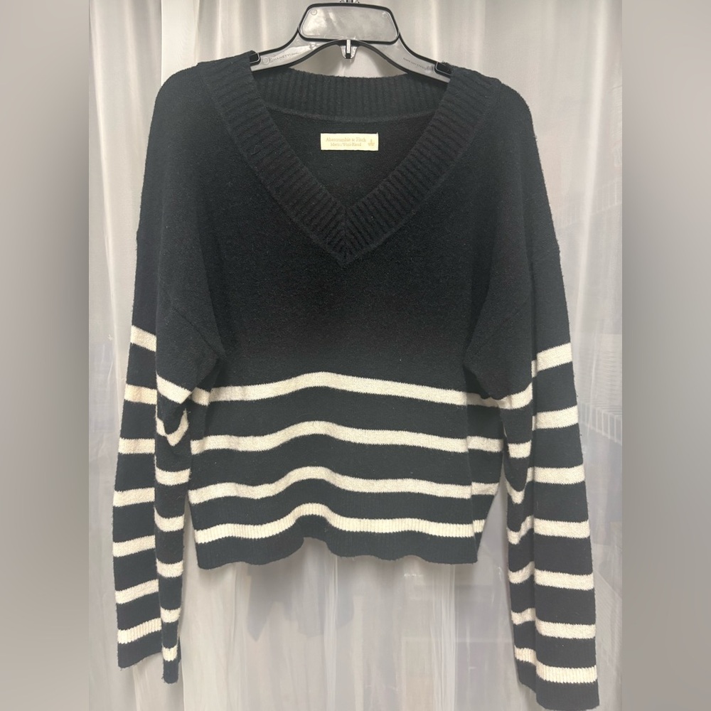 Abercrombie & Fitch Black and Cream Striped V-Neck Sweater Merino Wool Blend